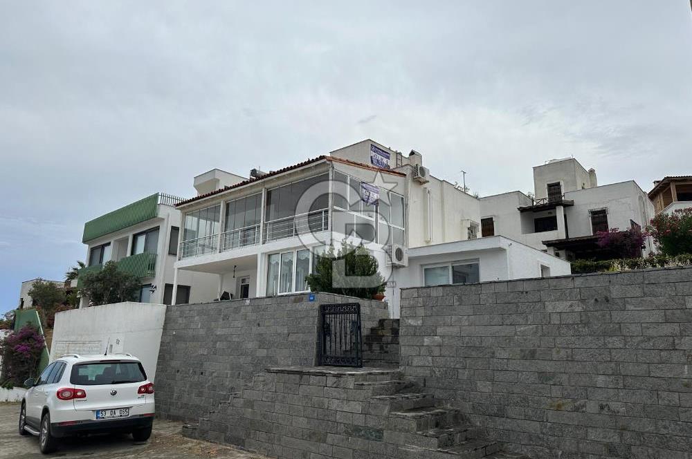 Bağla Koyu Bank Ev Sahil Sitesi Süper Konumda 5+2 Satılık Villa