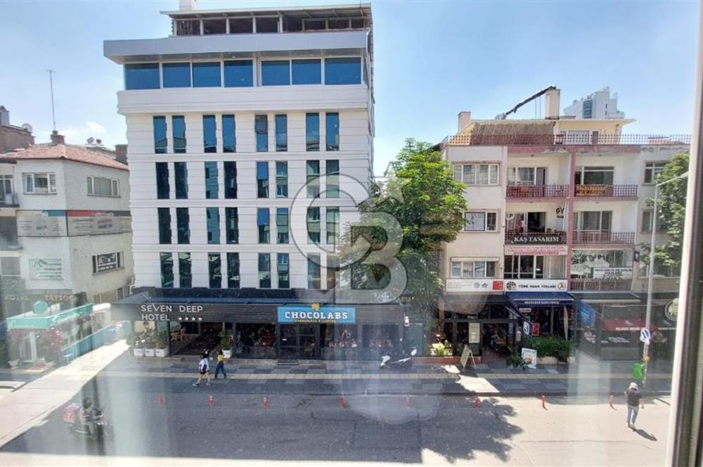 BESTEKAR'DA KAPALI GARAJLI, ASANSÖRLÜ SATILIK 3+1 DAİRE