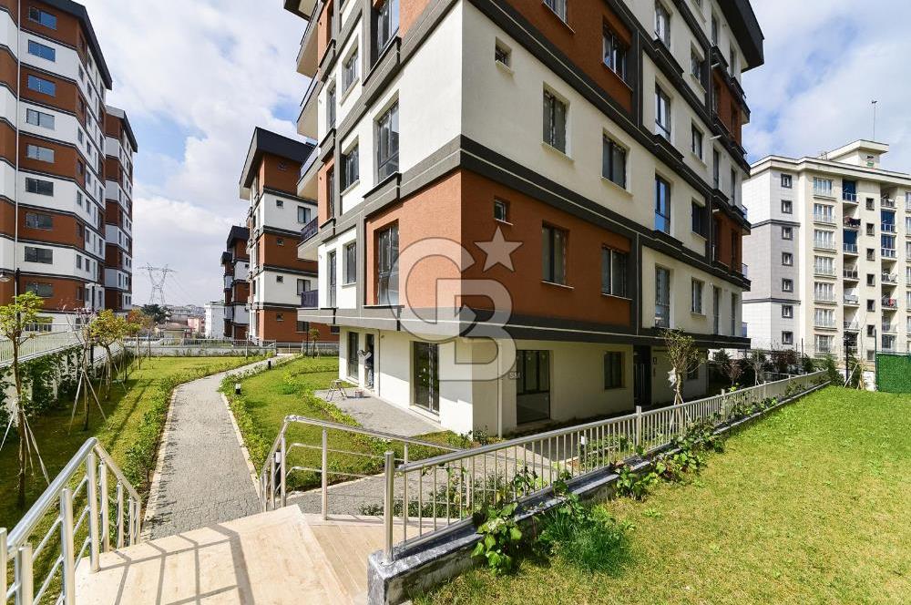 Sultanbeyli’nde sosyal tesisli site içinde bahçeli 2+1 daire