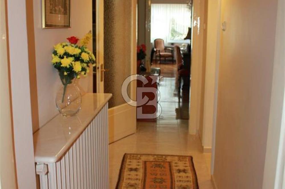 Cihangir Sıraselviler Cad. Üzerinde  195 m2 3+1 Satılık Daire