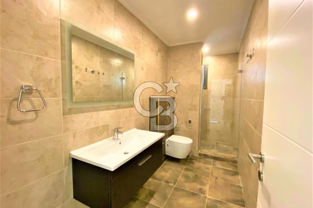 Girne Merkez Akacan Elegance Sitesi Comfort Blok'ta Deniz Manzaralı Kiralık 3+1 Lüks Daire