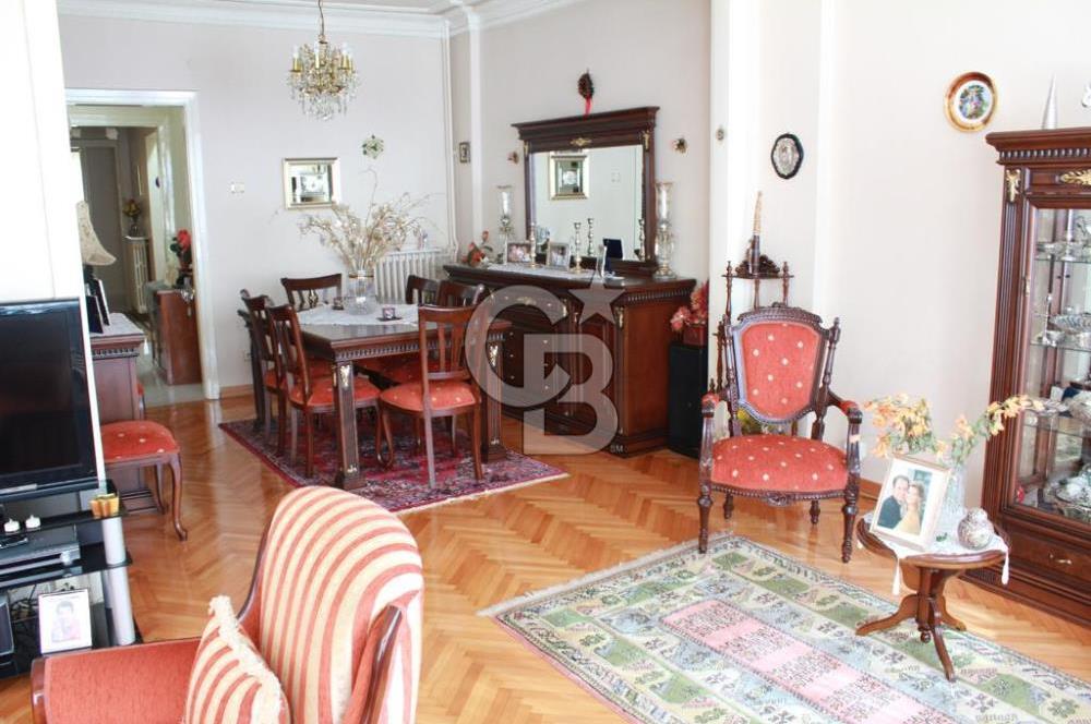 Cihangir Sıraselviler Cad. Üzerinde  195 m2 3+1 Satılık Daire