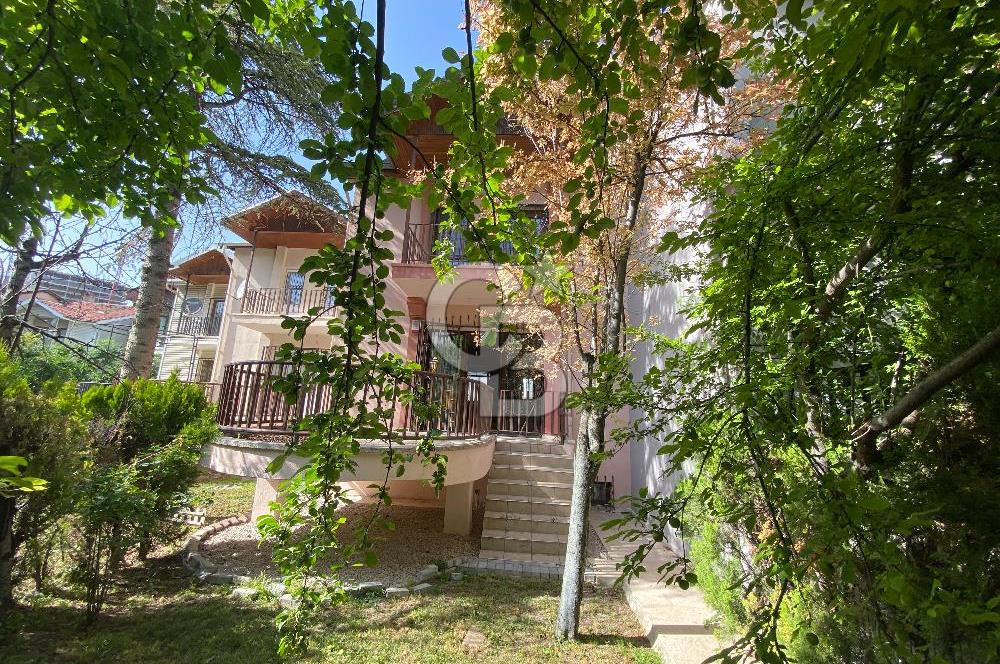 Çankaya Koru Mah. Seçkin Emek Sitesinde 230 m2 Satılık Villa