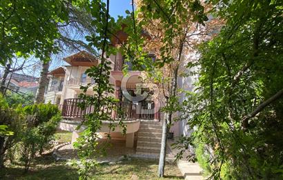 Çankaya Koru Mah. Seçkin Emek Sitesinde 230 m2 Satılık Villa