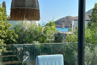 BODRUM AKYARLAR KARAİNCİR'DE DENİZE SIFIR SİTE'DE MANZARALI