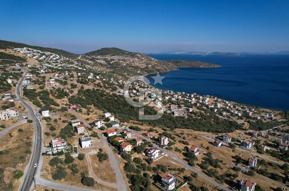 ÇANDARLI BİMEYKO SİTESİ'NDE DENİZ MANZARALI KÖŞE ARSA