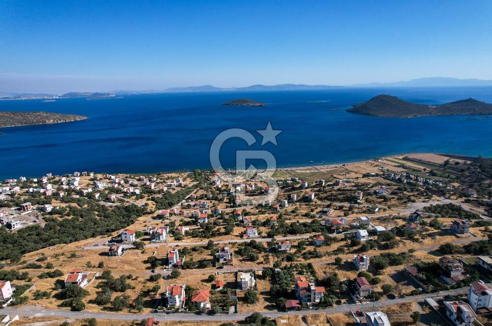 ÇANDARLI BİMEYKO SİTESİ'NDE DENİZ MANZARALI KÖŞE ARSA