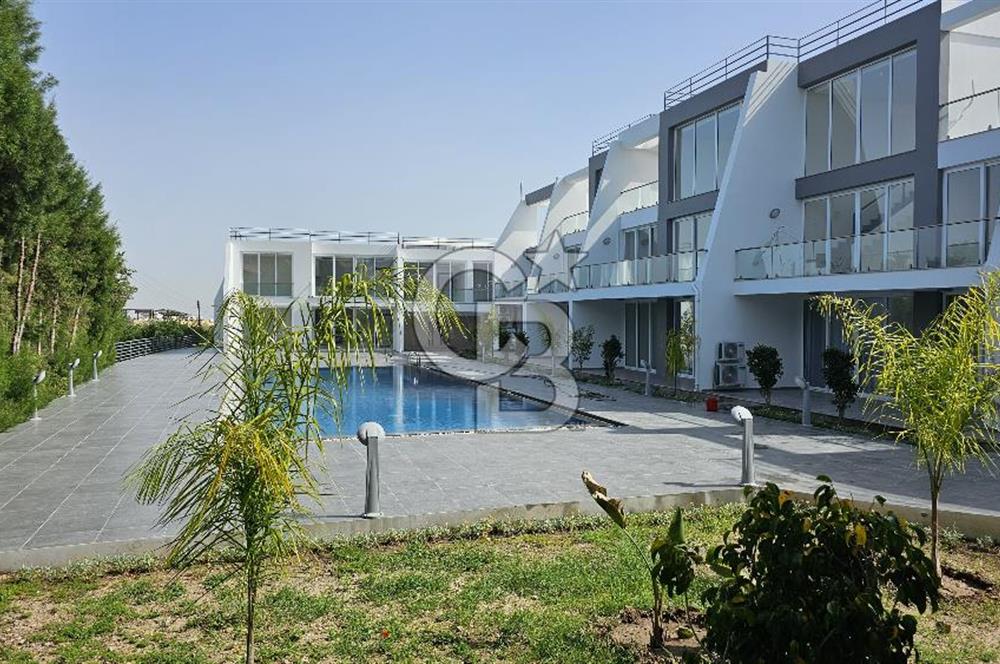 KKTC Girne Doğanköy, Havuzlu site, Deniz ve Dağ Manzaralı, Satılık 2+1 Daire