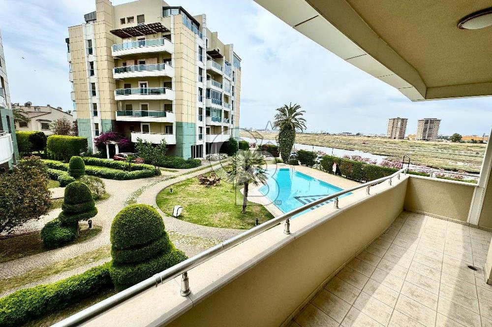 İzmir Mavişehir MAVİADA Sitesinde Kiralık 5+1 Bahçe Dubleksi