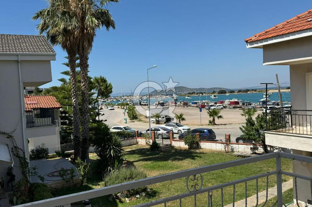 URLA ÇEŞMEALTI GÜVENDİK'TE SATILIK TRİPLEKS VİLLA