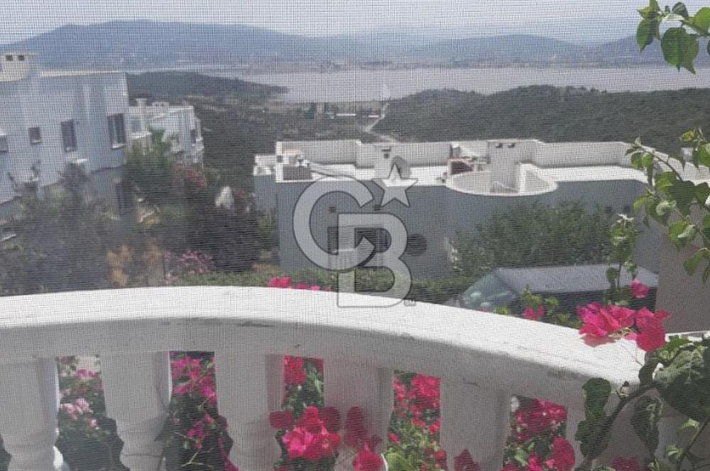 BODRUM ADABÜKÜ'NDE KİRALIK HAVUZLU SİTEDE 2+1 EŞYALI YAZLIK