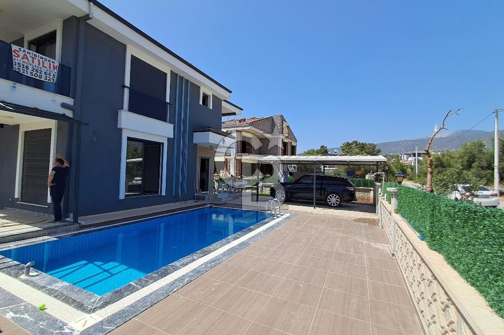 Akbük'te Prestijli 4+1 Villa -452m² Arsa Paylı-Yol Üstü-Havuzlu