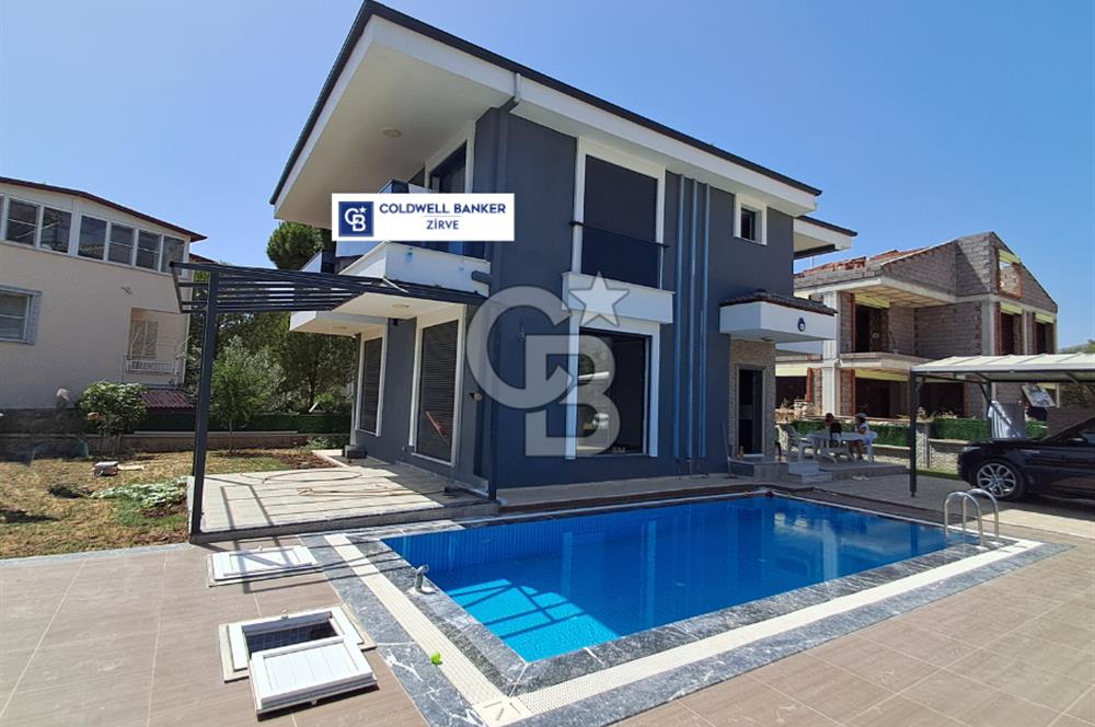 Akbük'te Prestijli 4+1 Villa -452m² Arsa Paylı-Yol Üstü-Havuzlu