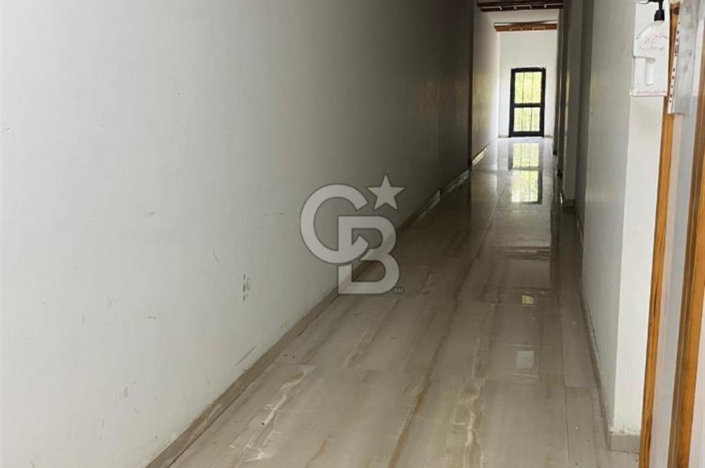 Kurumsala Özel Kapsamlı Kullanım Alanına Sahip 400+300m2 Kiralık Dükkan