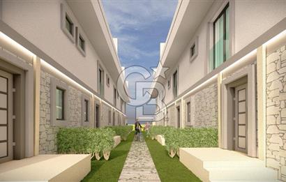 Çandarlı merkezde havuzlu sitede satılık villa