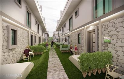 Çandarlı merkezde havuzlu sitede satılık villa