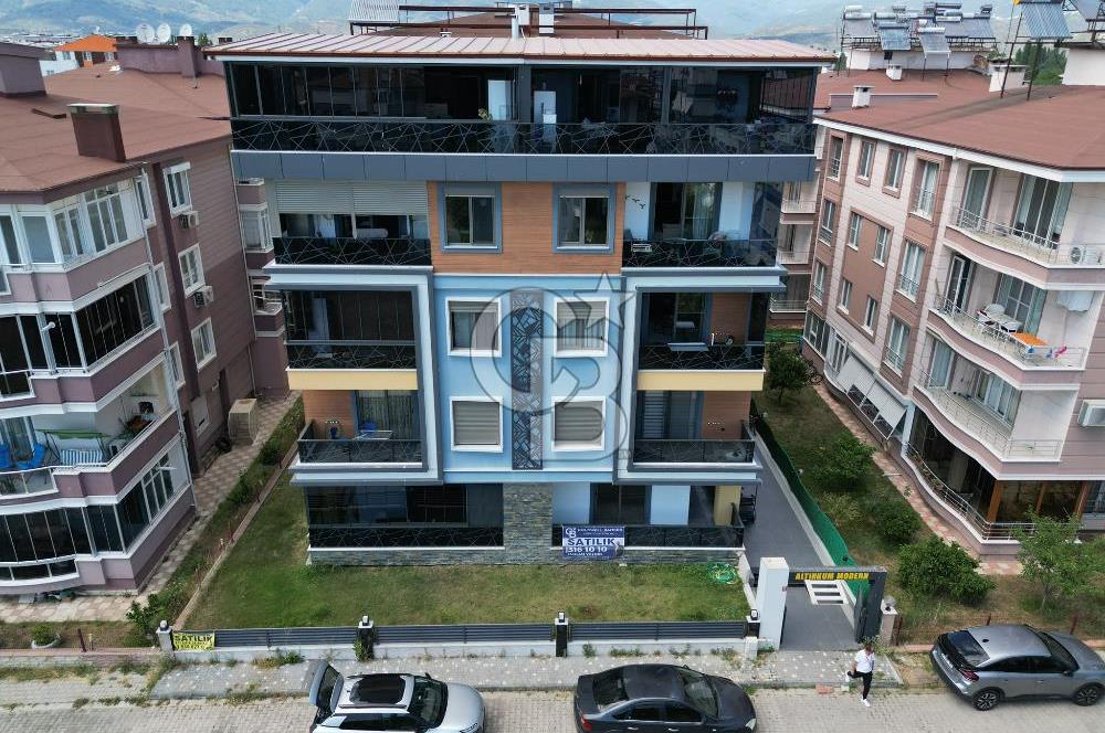 AKÇAY ALTINKUM'DA ŞIK TASARIMLI ULTRA LÜKS ÇOK GENİŞ 1+1 DAİRE