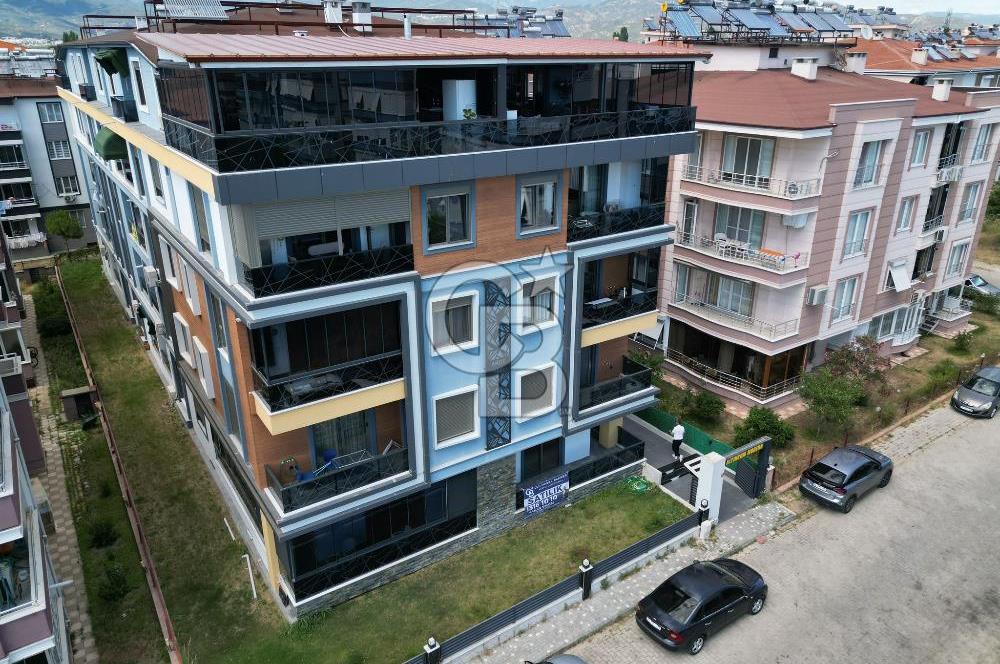 AKÇAY ALTINKUM'DA ŞIK TASARIMLI ULTRA LÜKS ÇOK GENİŞ 1+1 DAİRE