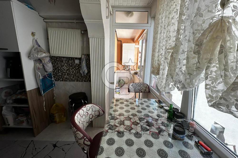 CEVAT PAŞA MH.DE ARA KAT BALKONLU 2+1 SATILIK DAİRE