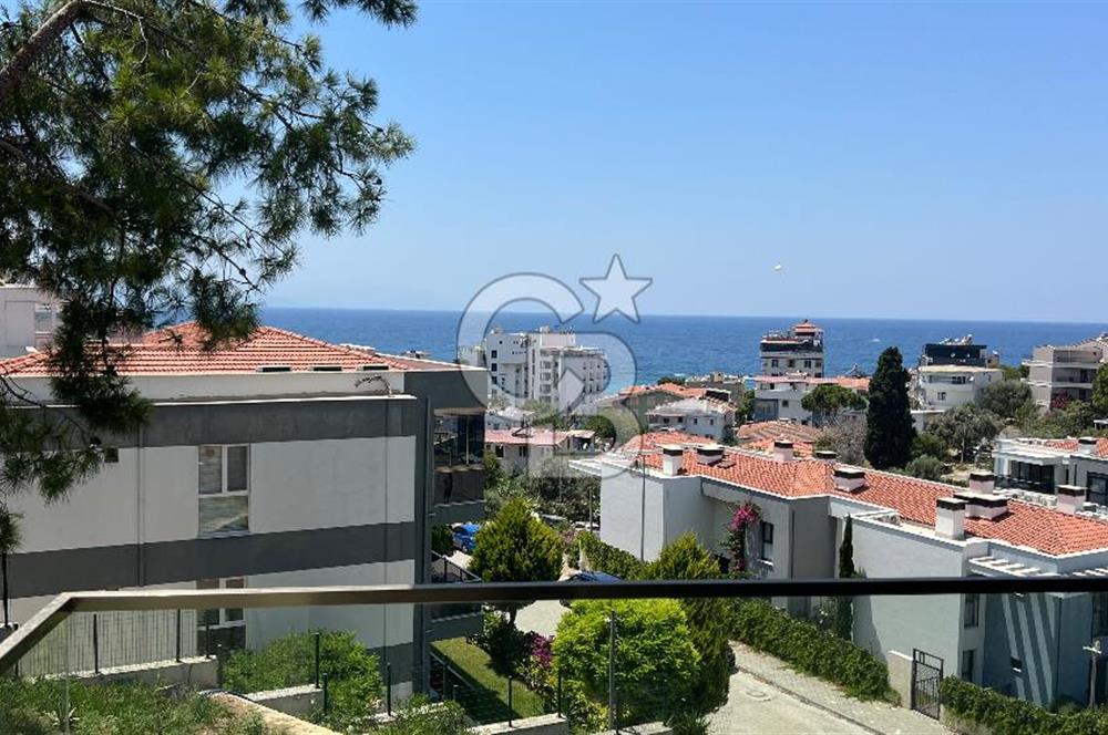 Kuşadası Kadınlar Denizinde Satılık Tripleks Deniz Manzaralı Müstakil Villa