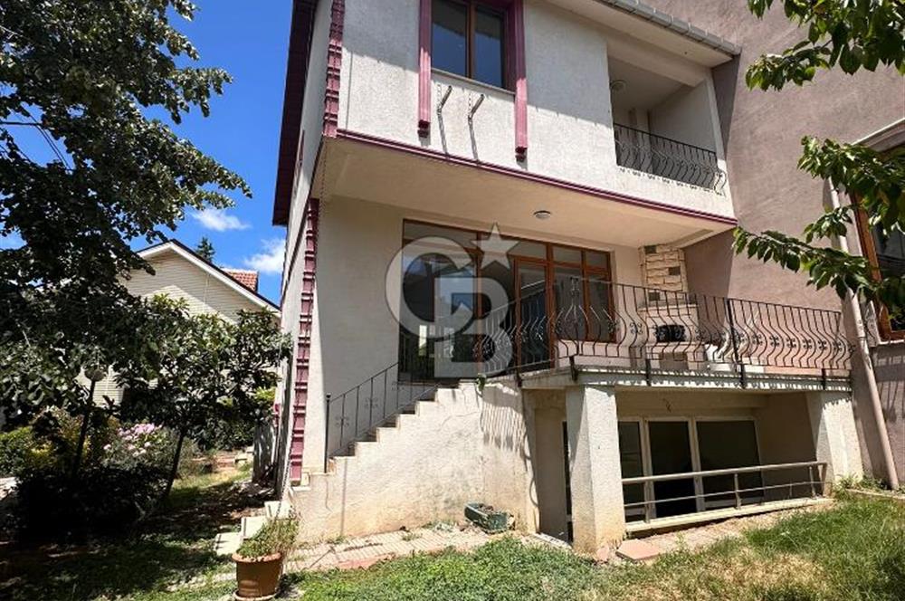 Pendik Yenişehir Yeşil Konaklar Sitesi'nde Satılık BOŞ 4+2 Villa