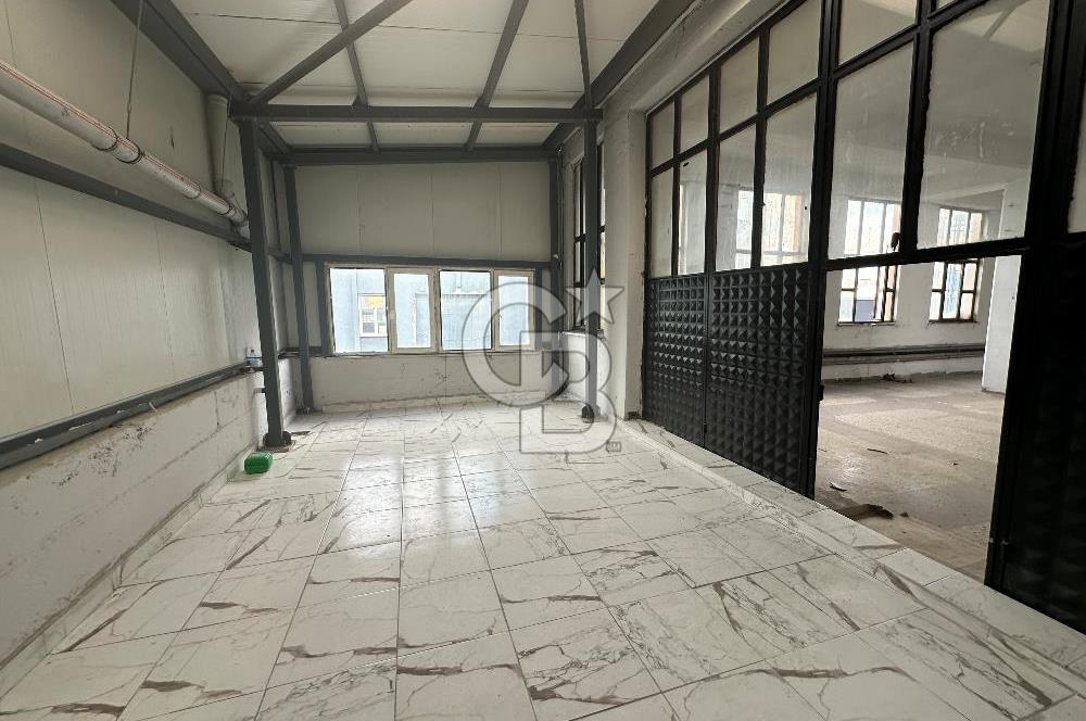 Beylikdüzü OSB Kiralık Fabrika Depo 1.000m Asansör ve Calaskarlı