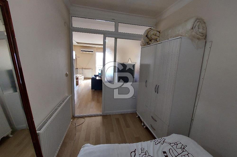 BORNOVA KIZILAY MAHALLESİNDE ARA KAT SATILIK EŞYALI 1+1 DAİRE