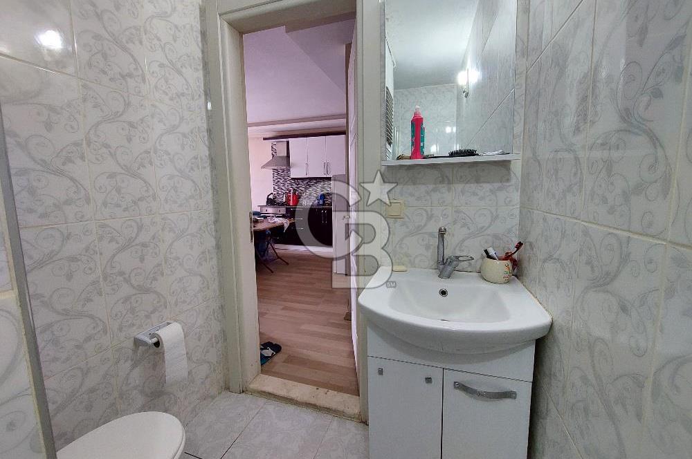 BORNOVA KIZILAY MAHALLESİNDE ARA KAT SATILIK EŞYALI 1+1 DAİRE