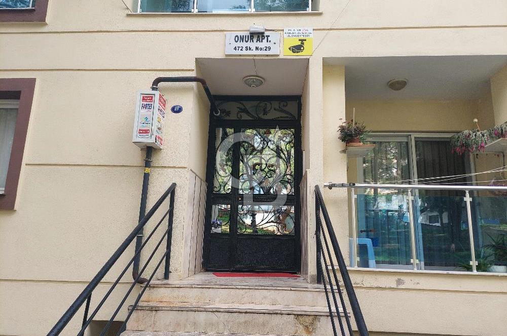 BORNOVA KIZILAY MAHALLESİNDE ARA KAT SATILIK EŞYALI 1+1 DAİRE