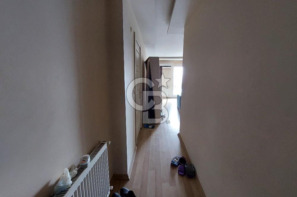 BORNOVA KIZILAY MAHALLESİNDE ARA KAT SATILIK EŞYALI 1+1 DAİRE