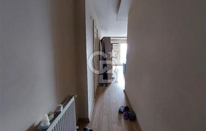 BORNOVA KIZILAY MAHALLESİNDE ARA KAT SATILIK EŞYALI 1+1 DAİRE