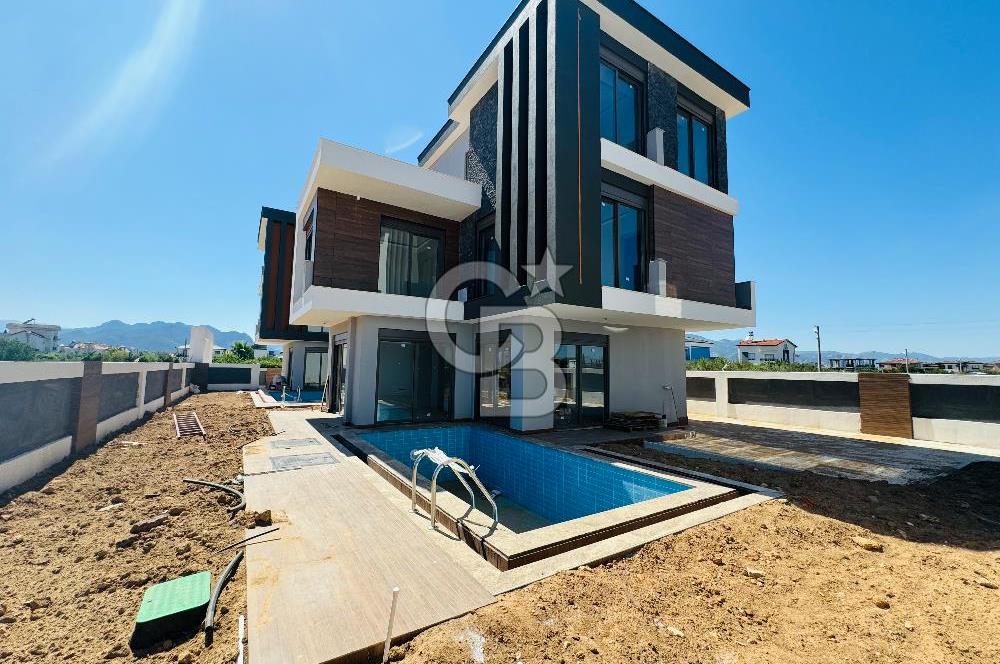 Antalya Döşemealtında 4+1 Site içerisinde Asansörlü Lüks Villa