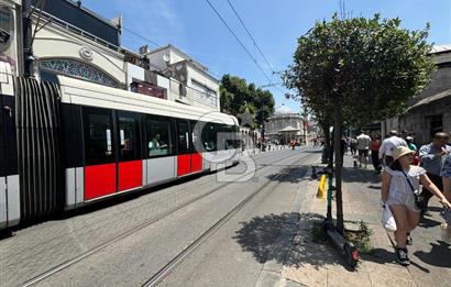 YENİÇERİLER CADDESİ ÜZERİNDE KURUMSAL KİRACILI MÜSTAKİL TAPULU SATILIK DÜKKAN