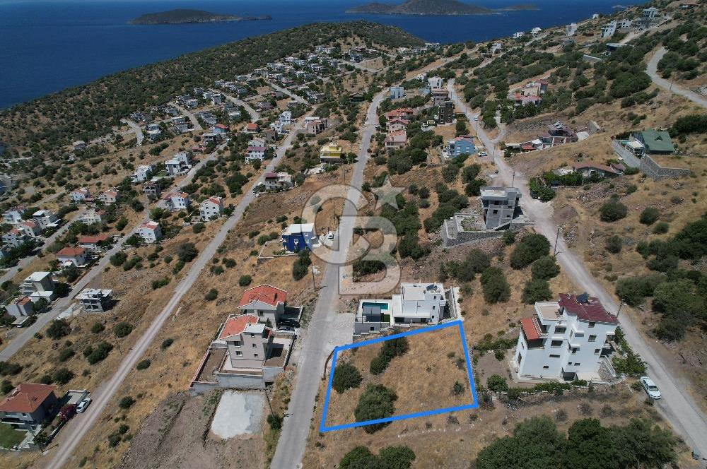 ÇANDARLI EYKO SİTESİ 650 M2 AKVARYUM KOYU ÜZERİ ÇİFT ARSA