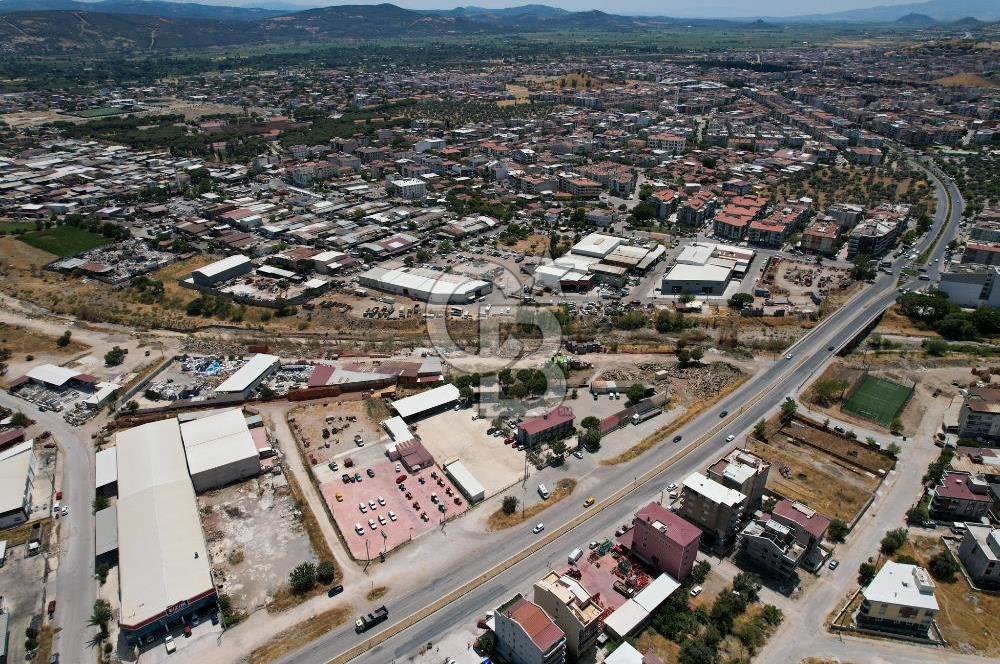 BERGAMA MERKEZDE ANAYOLA SIFIR MAĞAZA 