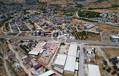 BERGAMA MERKEZDE ANAYOLA SIFIR MAĞAZA 