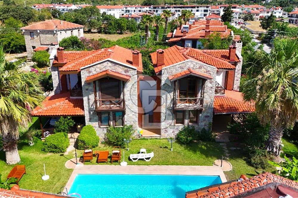 Eski Datça'da Havuzlu Müstakil 110m² Bahçeli Garajlı Villa