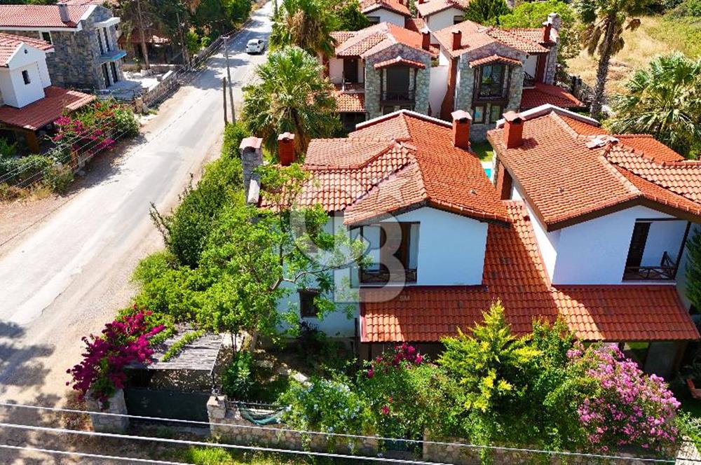 Eski Datça'da Havuzlu Müstakil 110m² Bahçeli Garajlı Villa