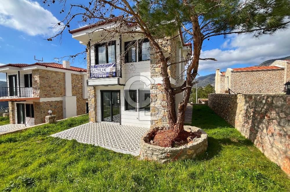 Palamutbükü-Satılık 2+1 Deniz Manzaralı Sıfır Villa Sahile 2.3km