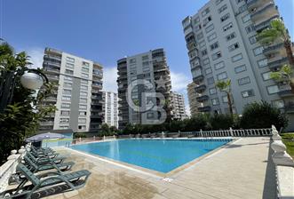 Mersin Mezitli Menderes Mah. Geniş 4+1 Yıldız Plaza Satılık,