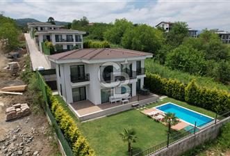 Sapanca Ünlücede Lüx villa (eşyalı müstakil ısıtmalı havuz)