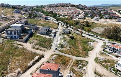 Villakent girişi Flamingo Cad.'si yakını muhteşem konumda 933 m2