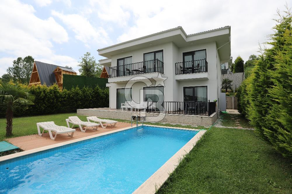 Sapanca Ünlücede Lüx villa (eşyalı müstakil ısıtmalı havuz)