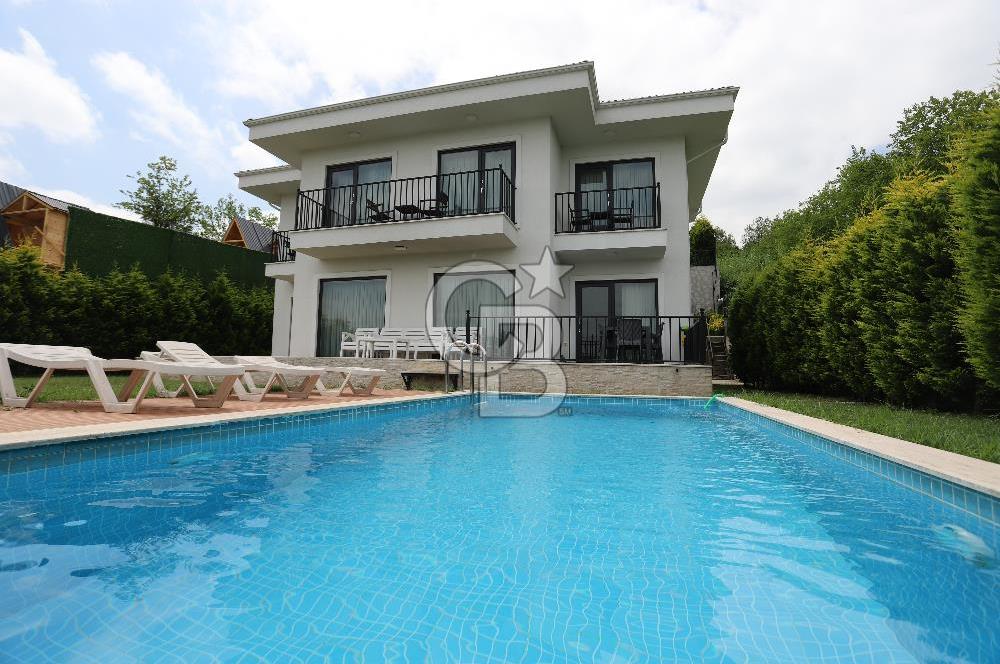 Sapanca Ünlücede Lüx villa (eşyalı müstakil ısıtmalı havuz)