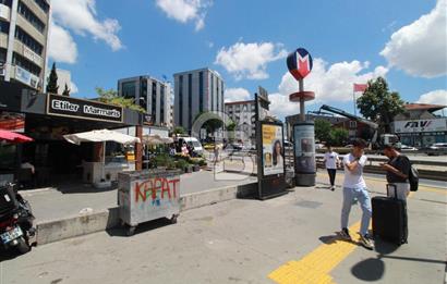 Bostancı Metro Girişine bir kaç adım mesafede, Çoklu Sektörlere Uygun Devren Kiralık İşyeri