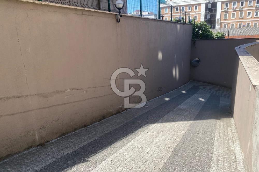 Ümraniye BE-SA Sitesinde Satılık 4+1 Balkonlu 145m2 Brüt Daire