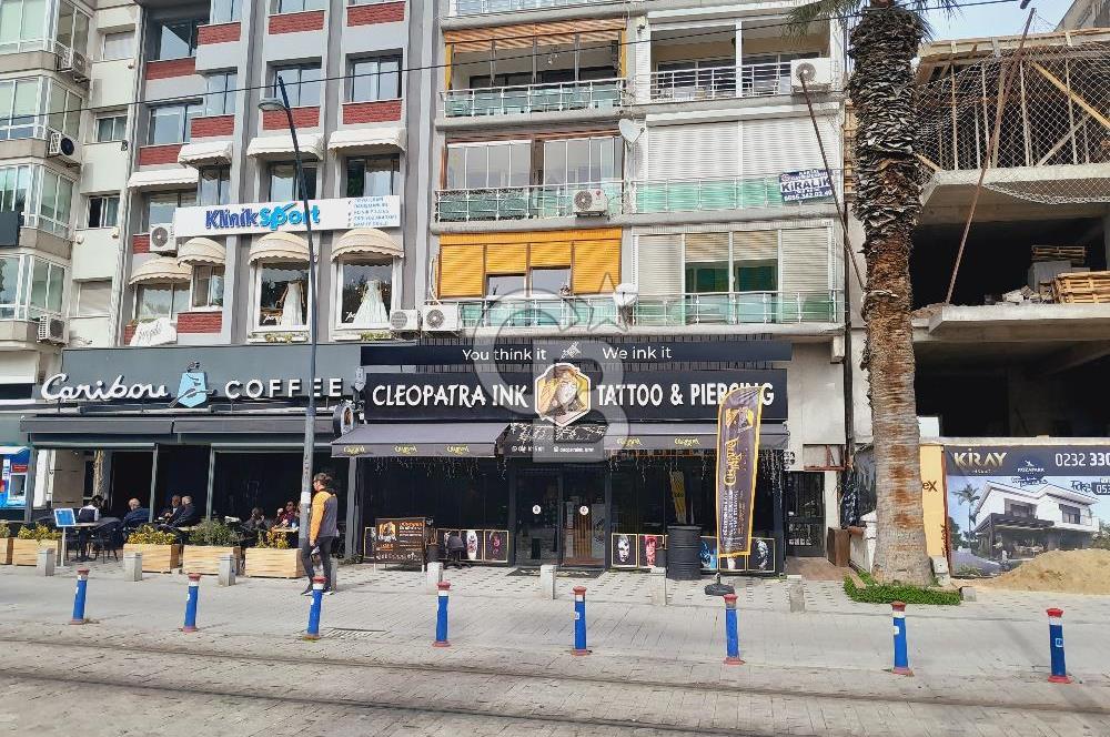 Karşıyaka Bostanlı'da Kurumsal Kiracılı 500m² Dükkan/Mağaza...