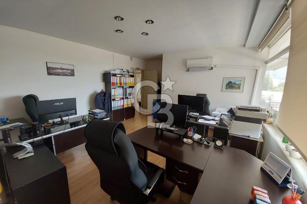 BORNOVA PİRAMİT İŞ MERKEZİNDE 4+1 SATILIK OFİS ...