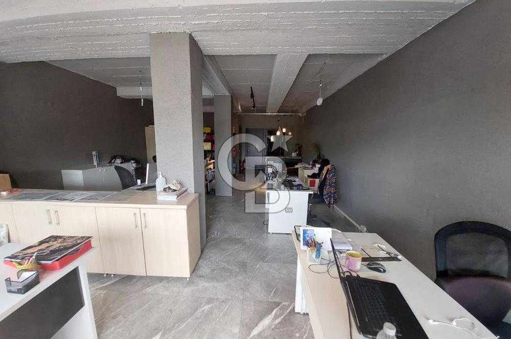 BORNOVA'DA PİRAMİT İŞ MERKEZİNDE SATILIK 260M2 OFİS...