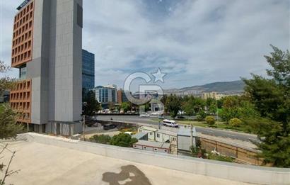 BORNOVA PİRAMİT İŞ MERKEZİNDE 4+1 SATILIK OFİS ...